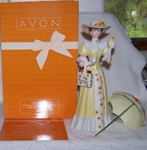 Avon Mrs Albee Award Porcelain Lady Figurine 2012 13 Presidents Club