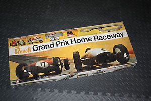 1967 Revell Grand Prix Home Raceway Racing Set 1 24 Scale w Box Slot Car Track