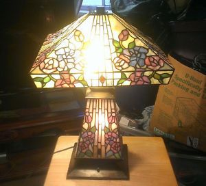 Gorgeous Stained Glass Base Shade Tiffany Style Table Lamp 25" Tall