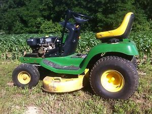 John Deere Lawn Tractor Mower LT155