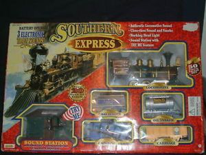 Southern Express Train Set Track Sounds Light in Box Superb Battery