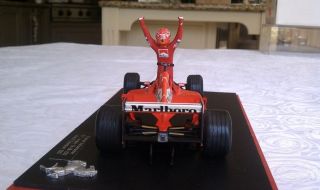 Hot Wheels Custom 1 18 Ferrari F1 2001 Michael Schumacher GP Hungary Winner