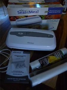 Rival Seal-A-Meal Vacuum Food Sealer VS106-B w/Bags