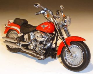 2011 Harley Davidson Fat Boy Diecast Motorcycle 1 12 Scarlet Red 81149