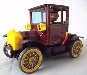 Vintage Battery Operated Tin Toy Car 1917 Ford Touring Car Works Made in Japan