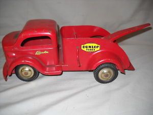 Vintage 1950's Lincoln Toys Tow Truck Dunlop Tires