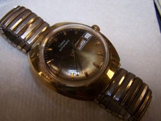 Vintage Timex Mens "Automatic" Calendar Watch