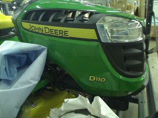 John Deere D110 42" 19 5 HP John Deere Front Enginehydrostatic Riding Mower