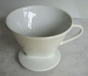 Melitta Porcelain 1x4 Cone Filter Drip 1 Hole 5 5"Dia 4 5"T Coffee Pot White