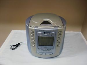 Timex T600A Indiglo Nature Sounds Alarm Clock CD Player Radio Am FM Digital