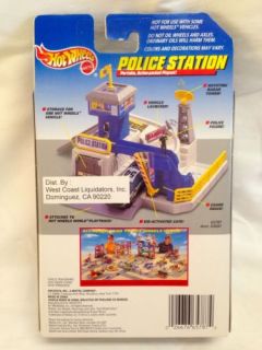 New SEALED 1998 Hot Wheels Police Station Playset Small