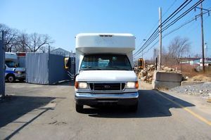 2005 Ford E350 Coach Diesel Shuttle Bus with Wheel Chair Lift Low Miles Look