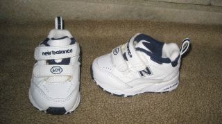 New Balance 609 Infant Toddler Boys Size 2 Hard Sole Athletic Shoes