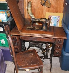 Vintage Singer 1916 Treadle Sewing Machine with Original Cabinet and Chair
