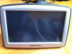 Barely Used TomTom XL N14644 310 GPS Unit USB Car Charger User Guide Bundle