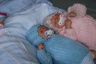 New Reborn Baby Tina Kewy " Twins " Caroline and Elias Tummy Plate Sexué