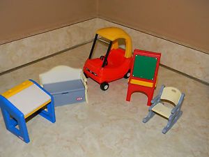 Little Tikes Dollhouse Furniture Kids Play Room Toy Box Easel Rocker Car