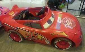 Lightning McQueen 12 Volt Ride on Riding Toy Car Power Wheels Disney Cars 2