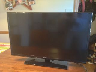 Samsung UN32EH4003F 32" 720P LED LCD Television 0032765238305