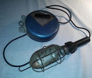 Vintage Cordomatic 500 Cord Retractable Extension Power Trouble Light Tool USA