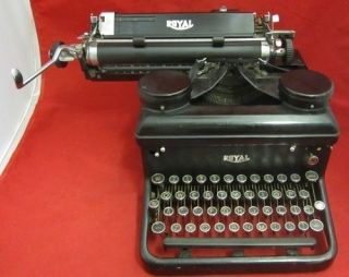 Antique Vintage Royal Manual Typewriter Typing Office Equipment Type Carriage