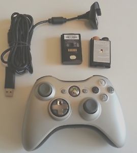 Xbox 360 Special Edition Wireless Controller Play Charge Kit Silver