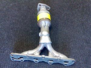 2004 2005 Chevrolet Malibu 2 2L Exhaust Manifold with Catalytic Converter