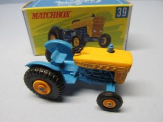 Matchbox regular Wheel 39c Ford Tractor Light Blue Yellow RARE G Box