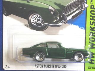 Hot Wheels 2014 Aston Martin 1963 DB5 Dark Green