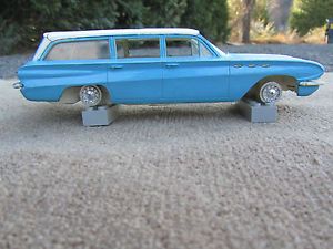 1961 Buick Special Station Wagon Vintage Screw Body Built Kit Model Blue Parts