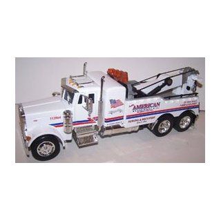 Jada Toys 1/32 Scale Road Rigz Peterbilt Model 379 Tow Truck american in Color White Toys & Games